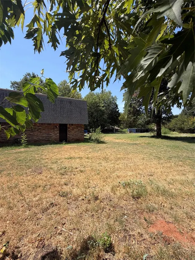 Photo 2 — 237 E Mohr Lane, Mustang, OK 73064