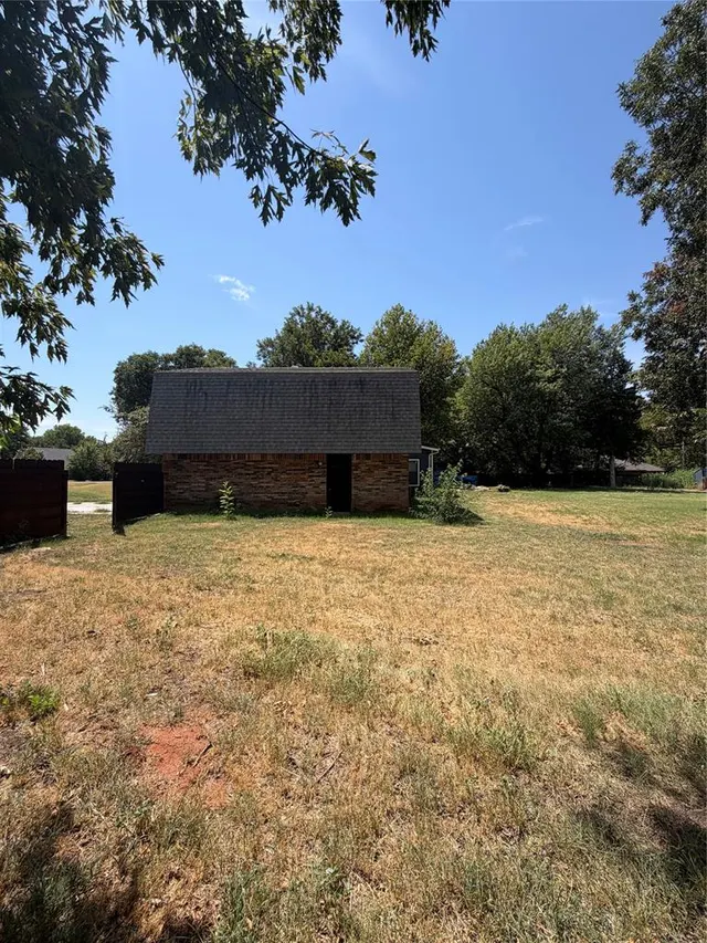 Photo 3 — 237 E Mohr Lane, Mustang, OK 73064