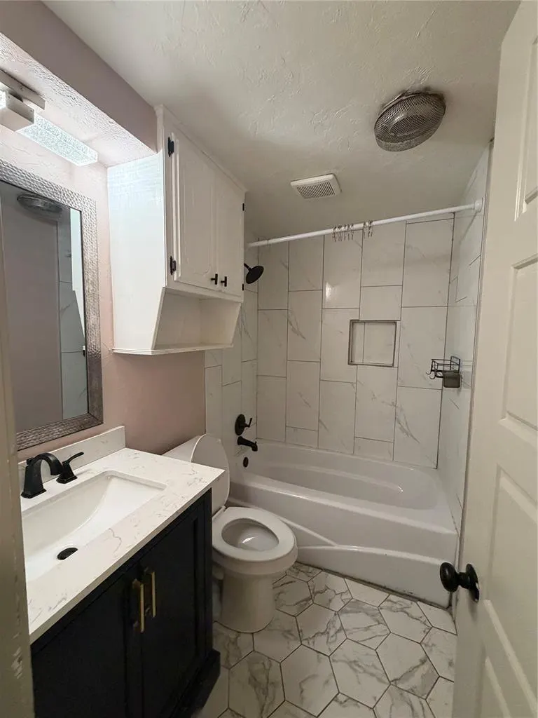 Photo 14 — 237 E Mohr Lane, Mustang, OK 73064