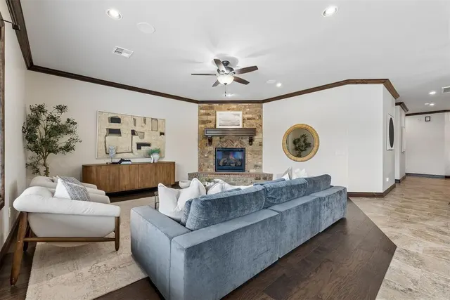Photo 2 — 15708 Laguna Drive, Edmond, OK 73013