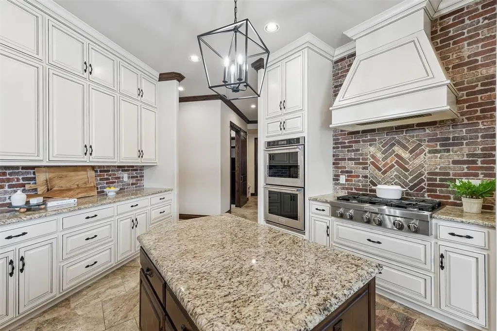 Photo 10 — 15708 Laguna Drive, Edmond, OK 73013