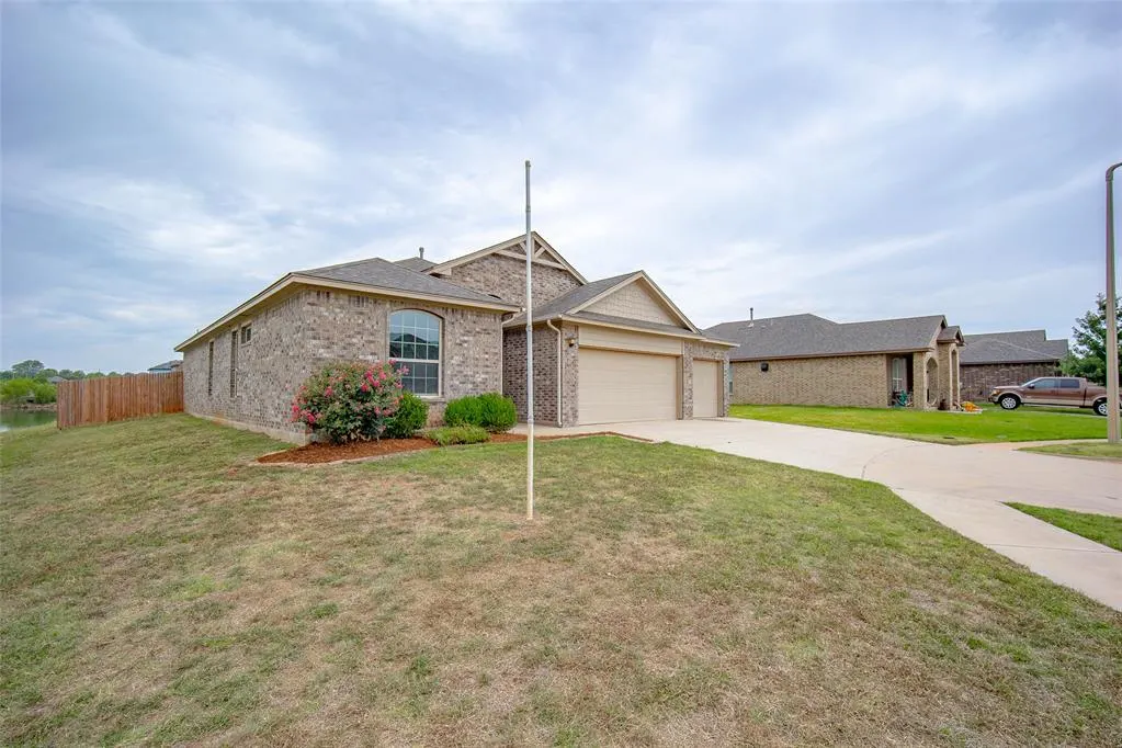 Photo 2 — 2501 Colby Court, Yukon, OK 73099