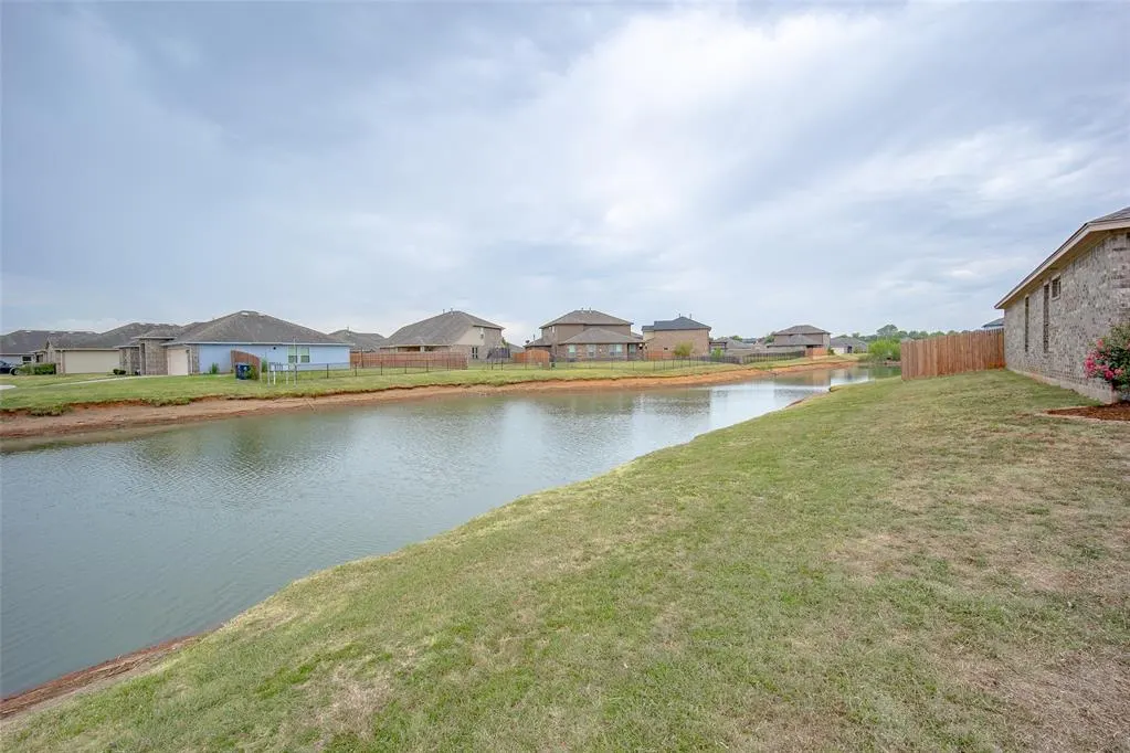 Photo 4 — 2501 Colby Court, Yukon, OK 73099