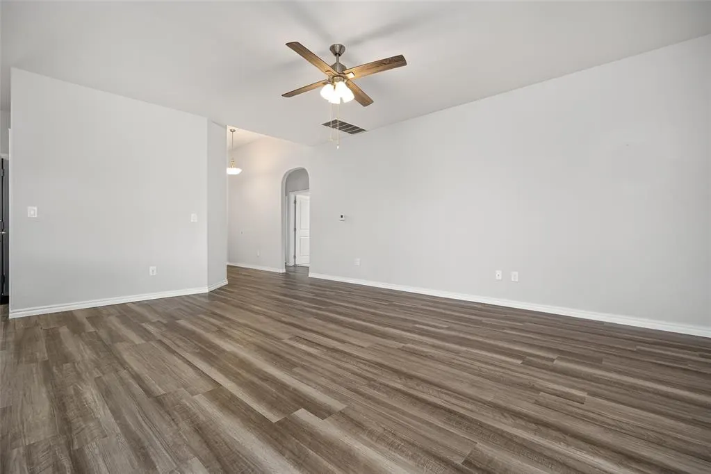 Photo 7 — 2501 Colby Court, Yukon, OK 73099