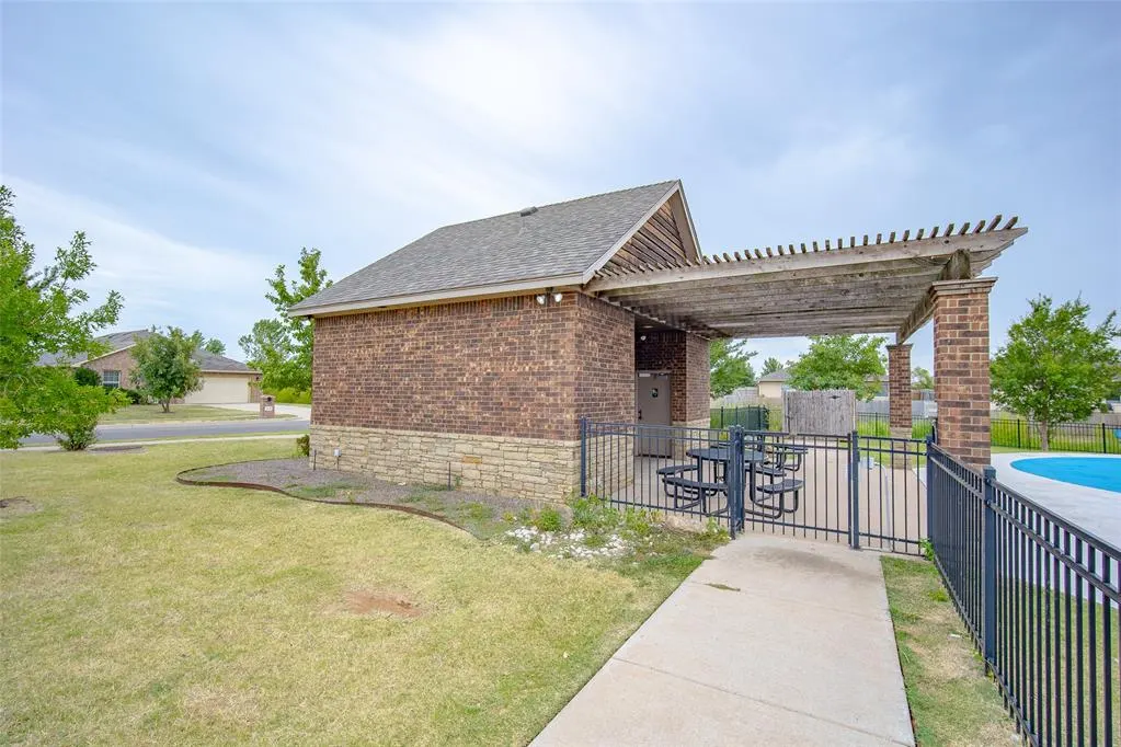 Photo 43 — 2501 Colby Court, Yukon, OK 73099