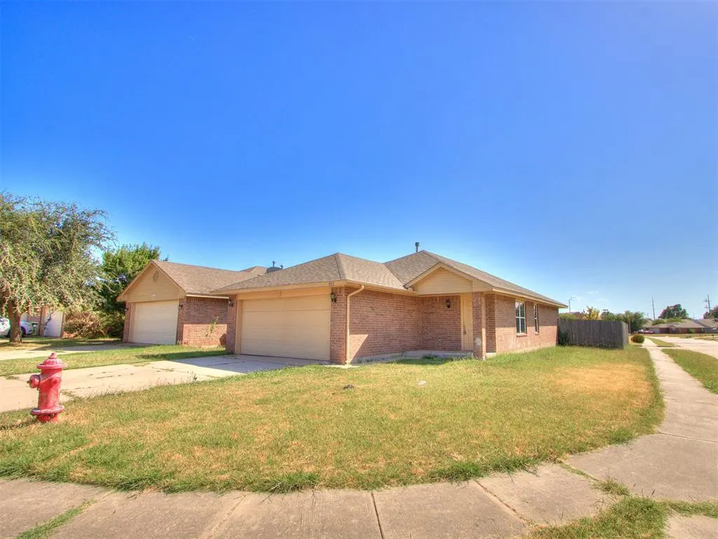 Photo 2 — 902 Beaumont Square, Norman, OK 73071