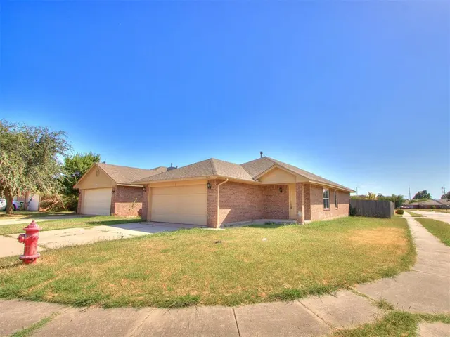 Photo 2 — 902 Beaumont Square, Norman, OK 73071