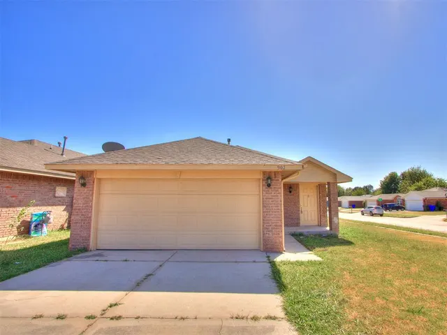 Photo 3 — 902 Beaumont Square, Norman, OK 73071