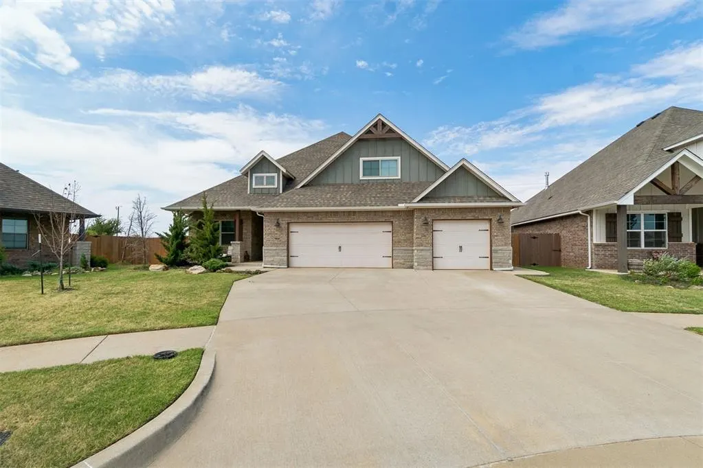 Front exterior — 14101 Village Creek Way, Piedmont, OK 73078