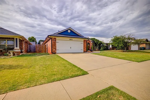 Photo 2 — 2812 Edgemere Drive, Norman, OK 73071