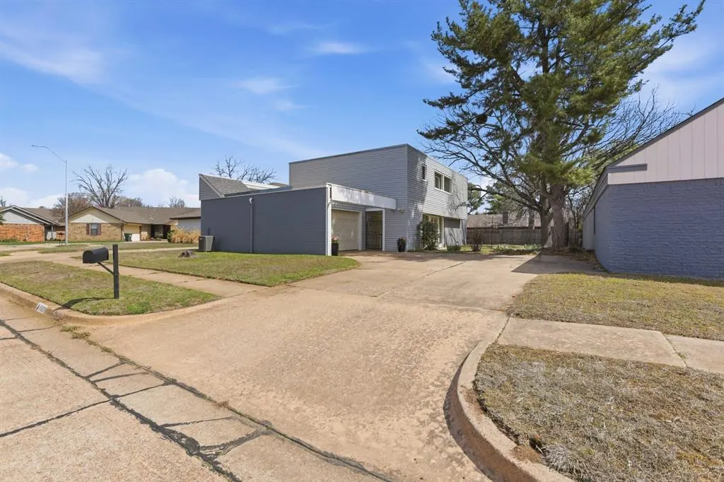 Photo 3 — 509 Fenwick Court, Norman, OK 73072