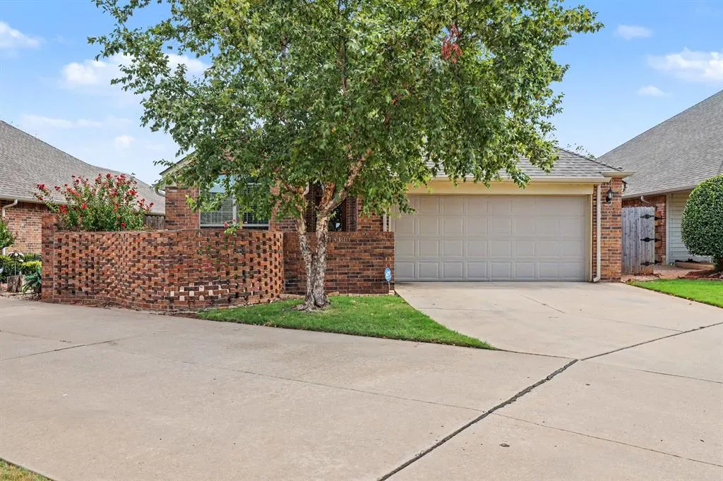Photo 2 — 13300 Prairie View Lane, Oklahoma City, OK 73142