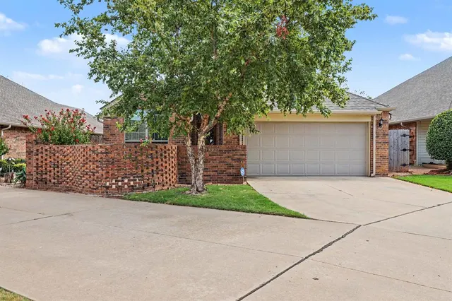 Photo 2 — 13300 Prairie View Lane, Oklahoma City, OK 73142