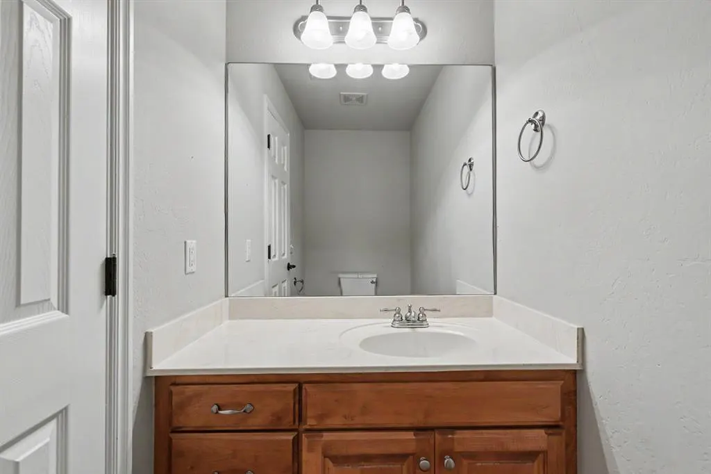 Photo 9 — 13300 Prairie View Lane, Oklahoma City, OK 73142