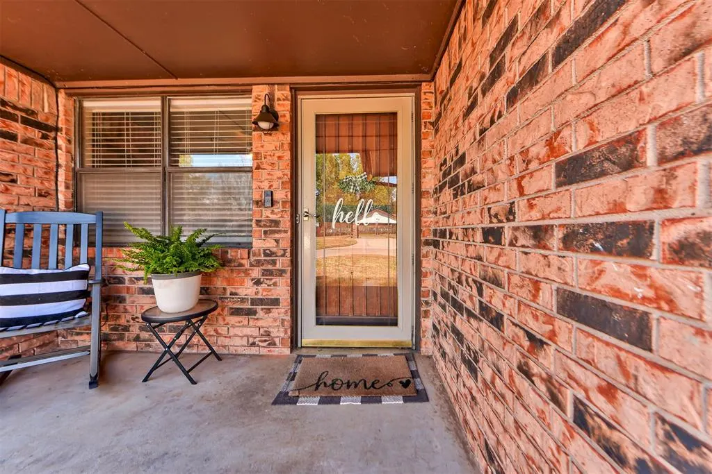 Photo 4 — 1038 W Griggs Way, Mustang, OK 73064
