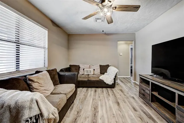 Photo 8 — 1038 W Griggs Way, Mustang, OK 73064
