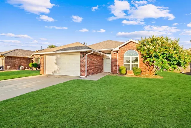 Photo 2 — 2605 Northern Hills Road, Norman, OK 73071