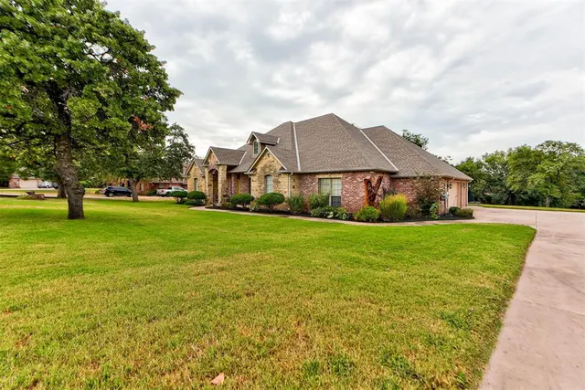 Photo 3 — 7408 NE 133rd Street, Edmond, OK 73013