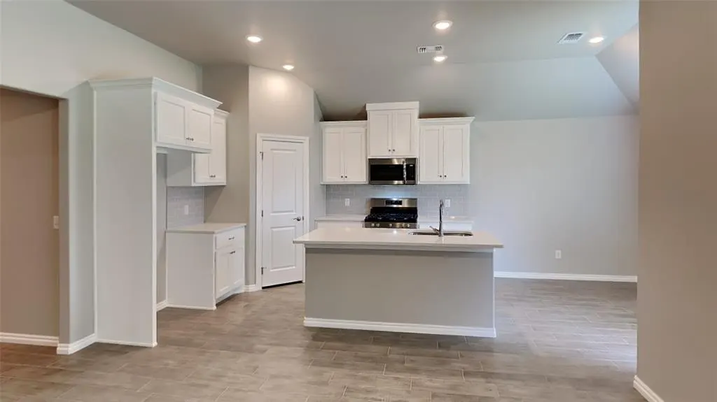 Photo 4 — 9004 NW 127th Terrace, Yukon, OK 73099