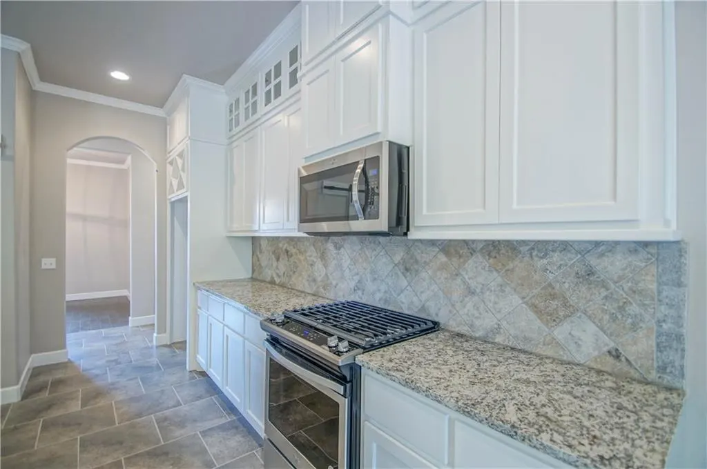 Photo 12 — 2916 Pacifica Lane, Edmond, OK 73034