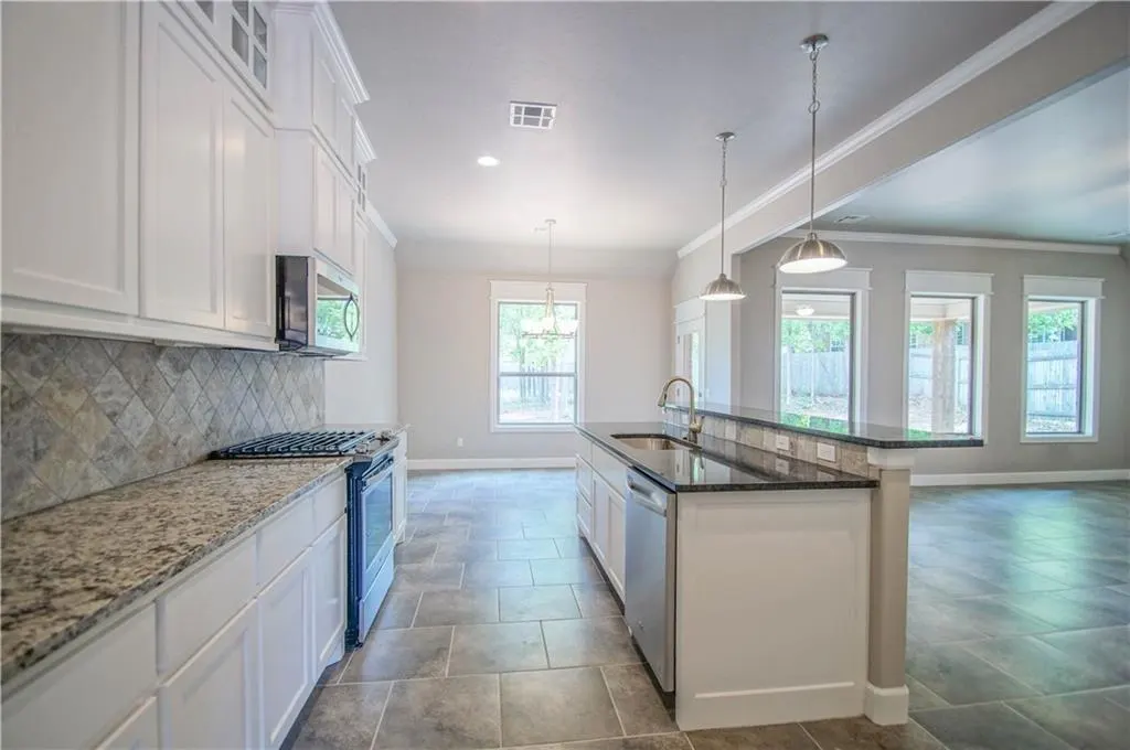 Photo 13 — 2916 Pacifica Lane, Edmond, OK 73034