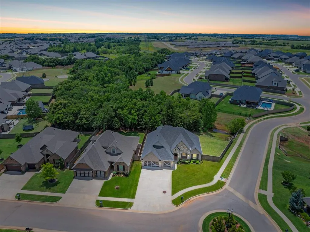 Front exterior — 14640 Rochefort Lane, Yukon, OK 73099
