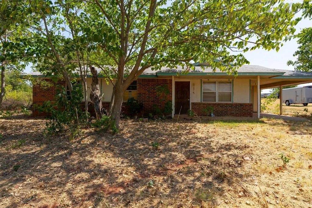 Photo 2 — 507 N Seminole Street, Asher, OK 74826