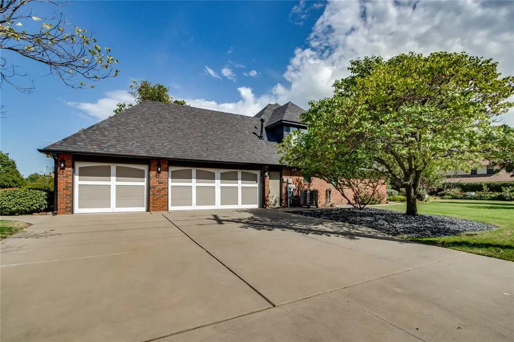 Photo 5 — 7710 NW 36th Street, Bethany, OK 73008