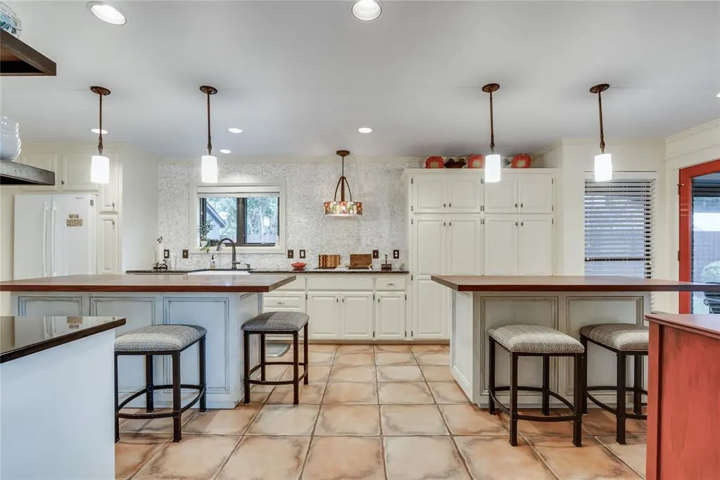 Photo 13 — 7710 NW 36th Street, Bethany, OK 73008