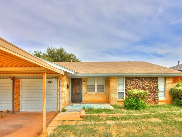 Photo 2 — 1205 E Madison Street, Oklahoma City, OK 73111