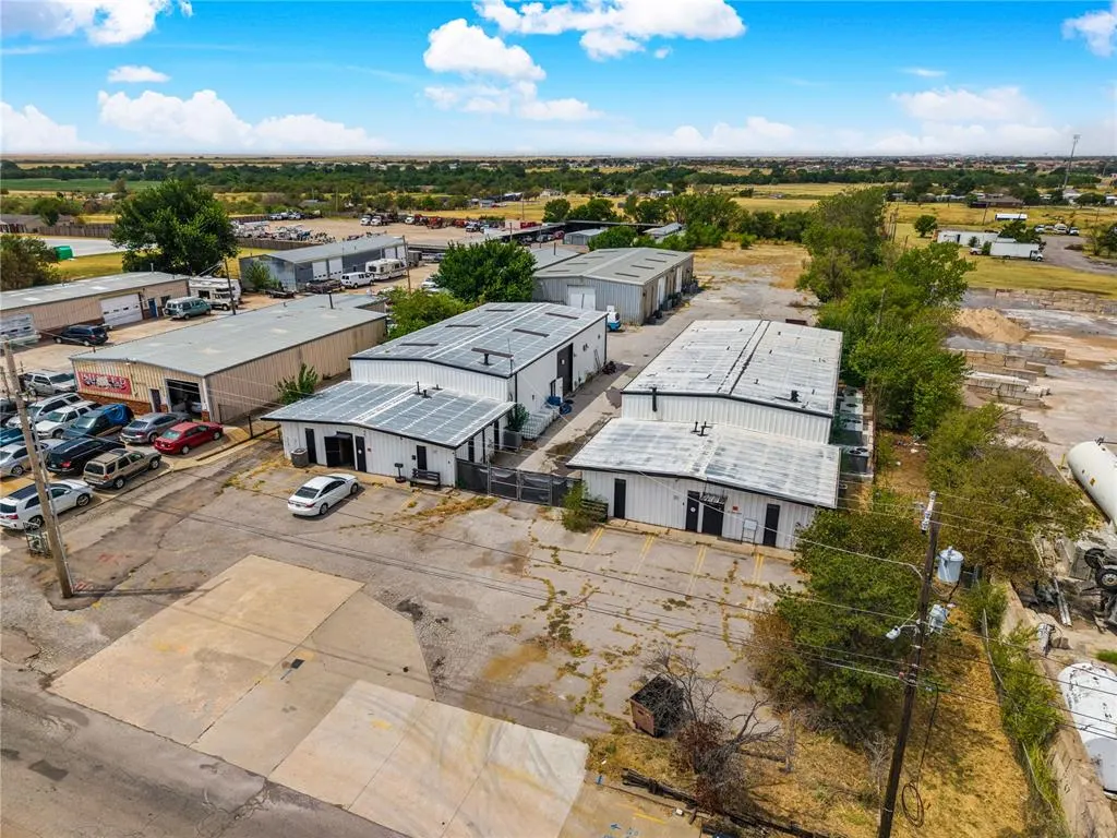 Photo 2 — 1701 SW Sheridan Road 1701-1703, Lawton, OK 73505