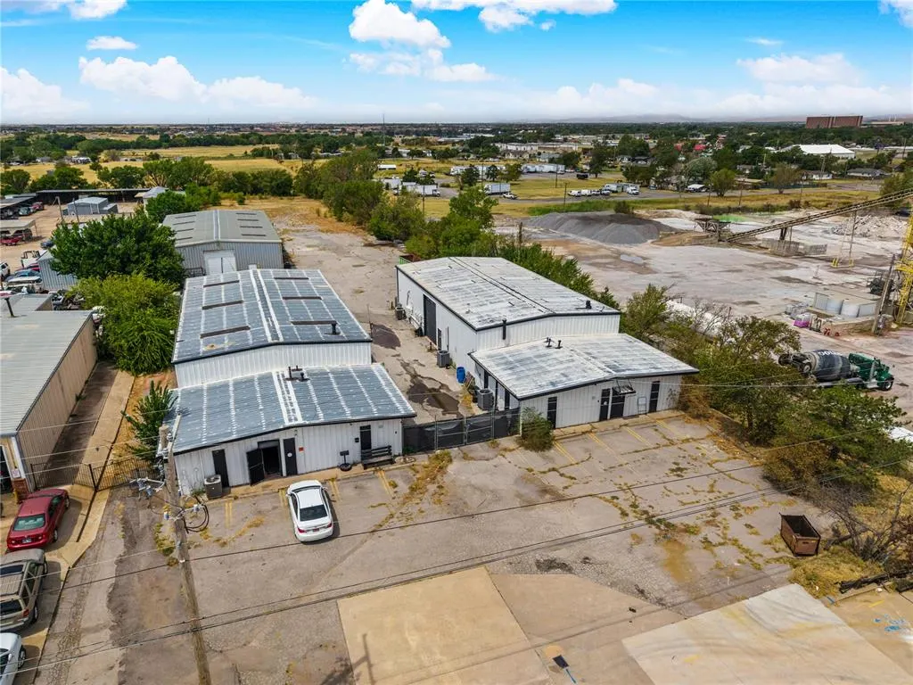 Photo 3 — 1701 SW Sheridan Road 1701-1703, Lawton, OK 73505