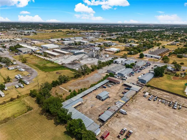 Photo 7 — 1701 SW Sheridan Road 1701-1703, Lawton, OK 73505