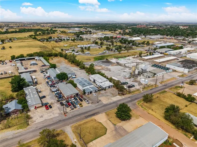 Photo 8 — 1701 SW Sheridan Road 1701-1703, Lawton, OK 73505