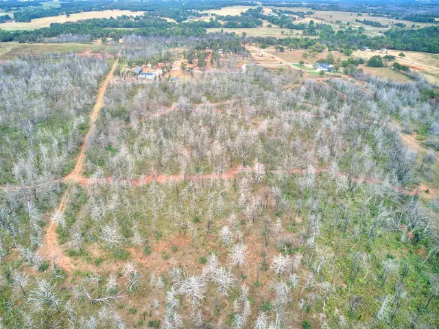 Photo 2 — 1 Harmony Lane, Guthrie, OK 73044