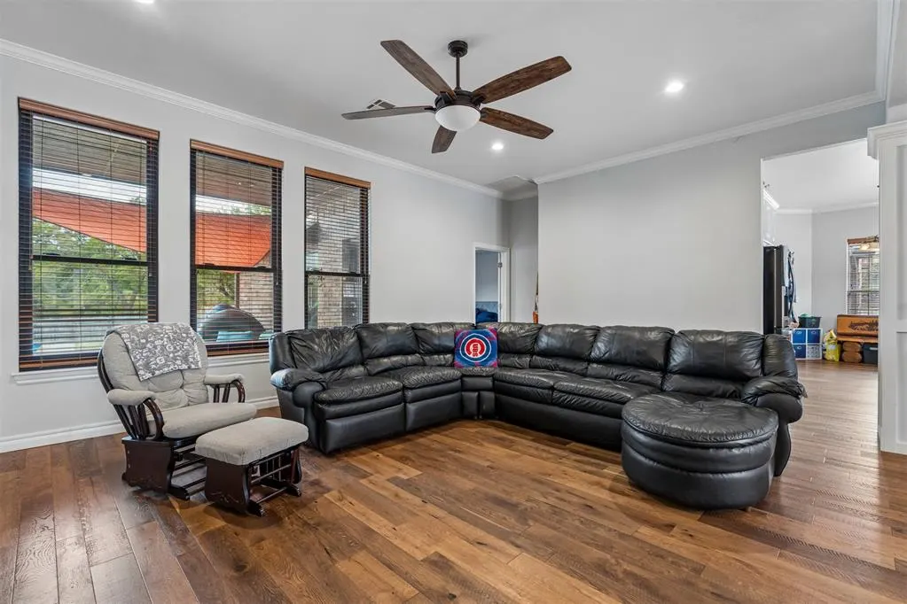 Photo 3 — 825 Liveoak Lane, Blanchard, OK 73010