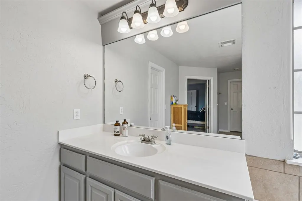 Photo 23 — 825 Liveoak Lane, Blanchard, OK 73010