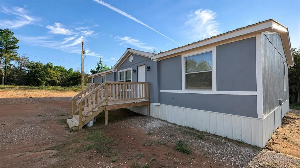 Front exterior — 10775 Cottonwood Drive, Guthrie, OK 73044