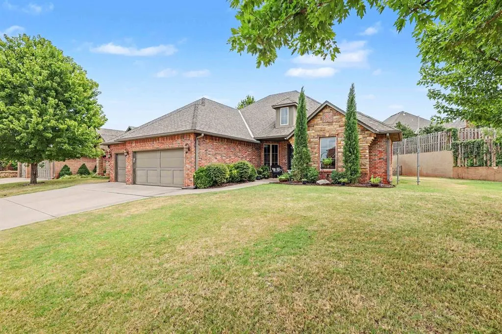 Photo 2 — 3124 Spyglass Hill Road, Edmond, OK 73034
