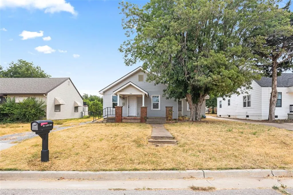 Photo 3 — 917 S Reno Avenue, El Reno, OK 73036