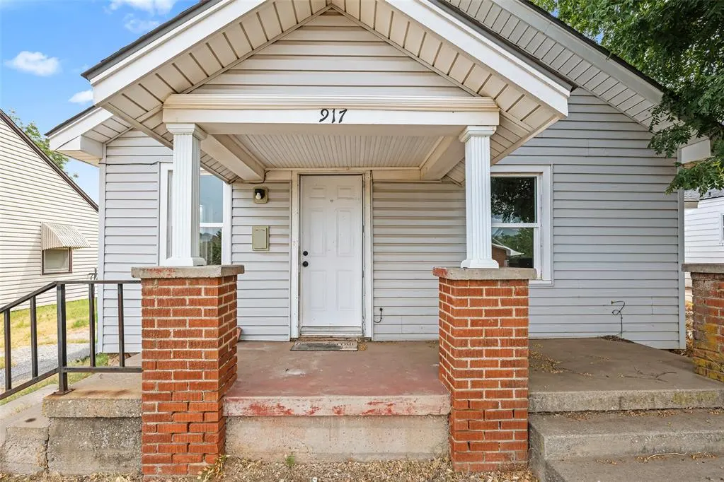 Photo 4 — 917 S Reno Avenue, El Reno, OK 73036