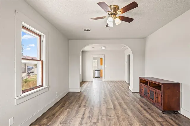 Photo 6 — 917 S Reno Avenue, El Reno, OK 73036