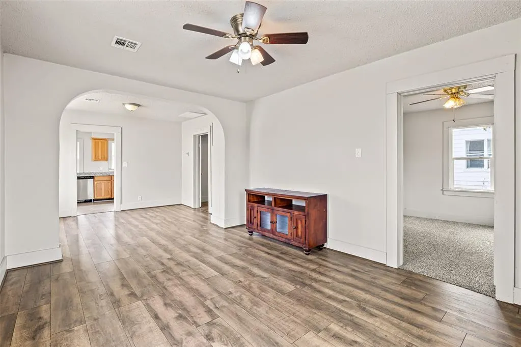 Photo 9 — 917 S Reno Avenue, El Reno, OK 73036
