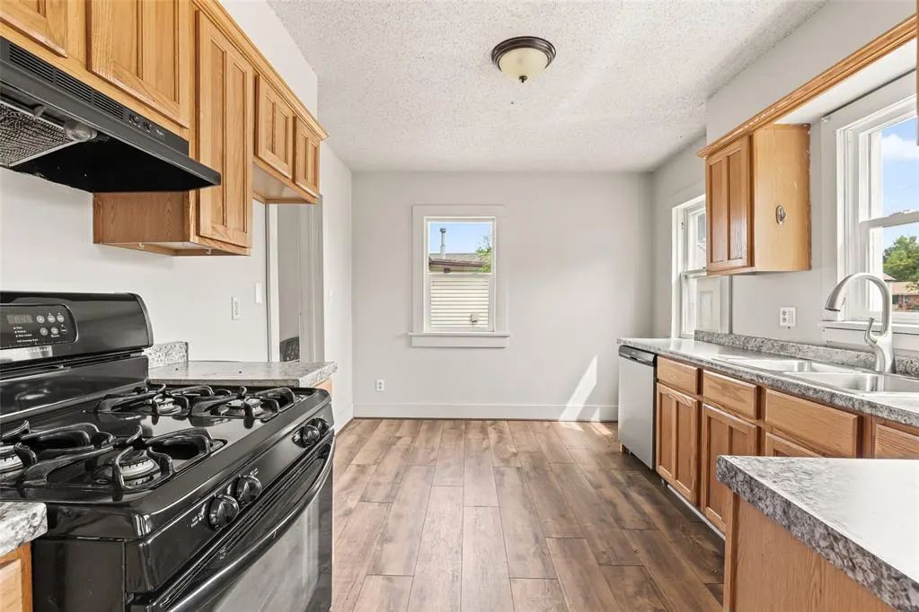 Photo 12 — 917 S Reno Avenue, El Reno, OK 73036