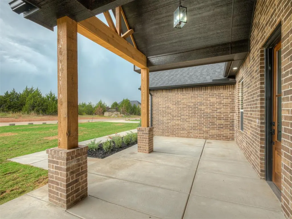 Photo 4 — 1928 Valerie's Drive, Guthrie, OK 73044