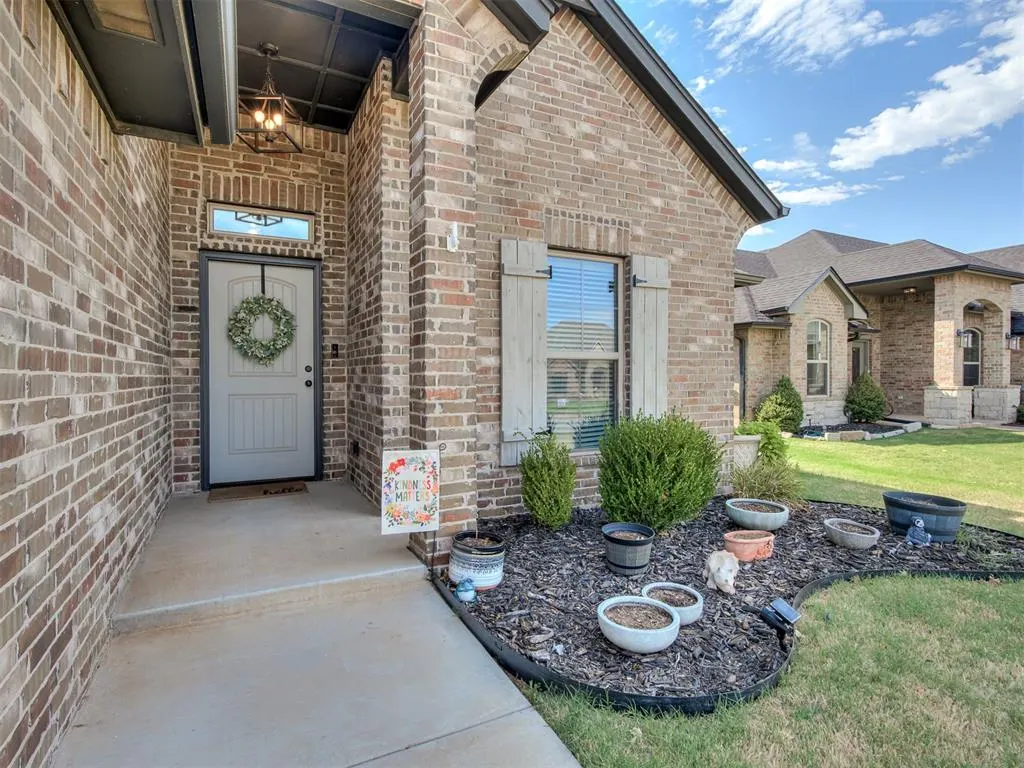 Photo 5 — 2201 Sycamore Creek Avenue, Yukon, OK 73099