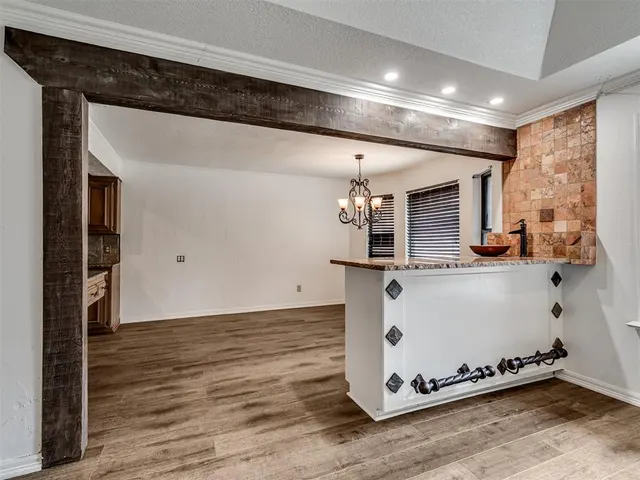 Photo 7 — 8225 Canna Lane, Oklahoma City, OK 73132