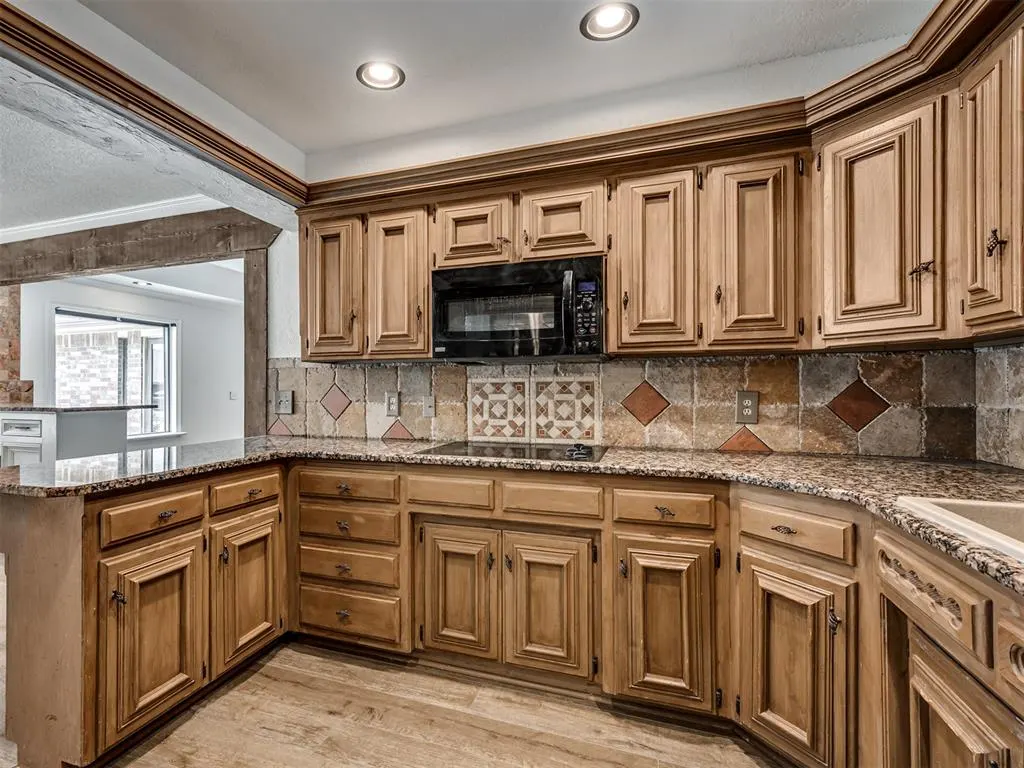 Photo 11 — 8225 Canna Lane, Oklahoma City, OK 73132