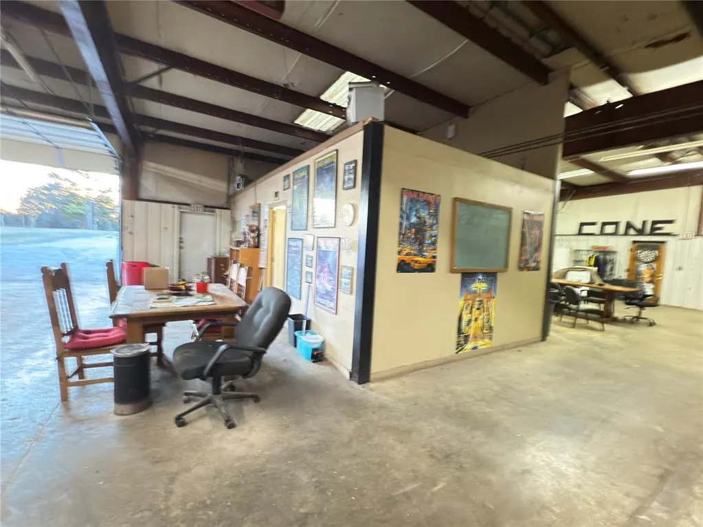 Photo 13 — 919 W Broadway Avenue, Seminole, OK 74868