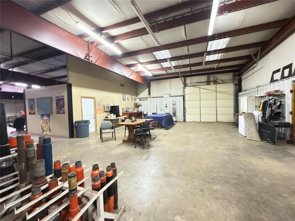 Photo 17 — 919 W Broadway Avenue, Seminole, OK 74868